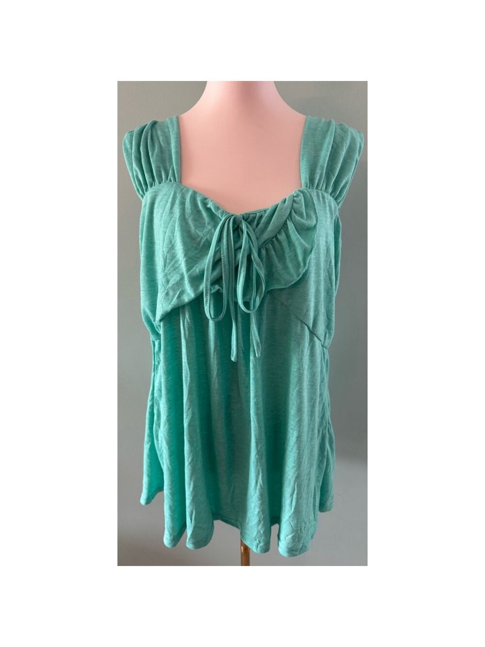 Women's Rosegal Top Size 2X Green